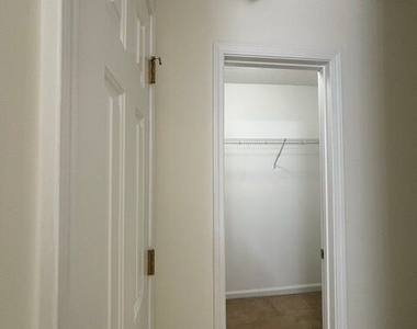 1560 Eastern Sunrise Lne - Photo Thumbnail 17