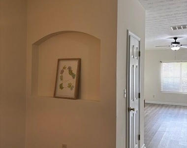 1560 Eastern Sunrise Lne - Photo Thumbnail 9
