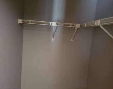 1548 Brandon Square - Photo Thumbnail 7