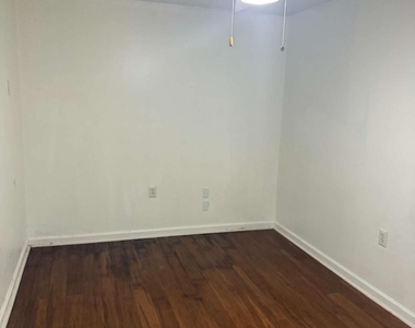 5741 Wellborn Oaks Court - Photo Thumbnail 5
