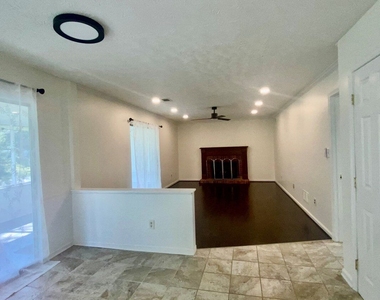 2121 Heritage Trace Drive - Photo Thumbnail 5