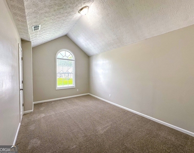 1070 Big Haynes Drive - Photo Thumbnail 16