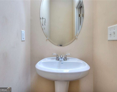 2241 Capella Circle Sw - Photo Thumbnail 20