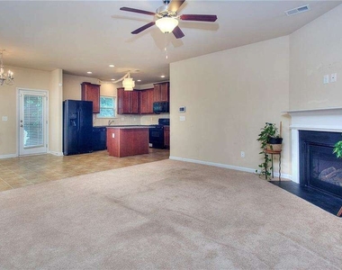 2241 Capella Circle Sw - Photo Thumbnail 6