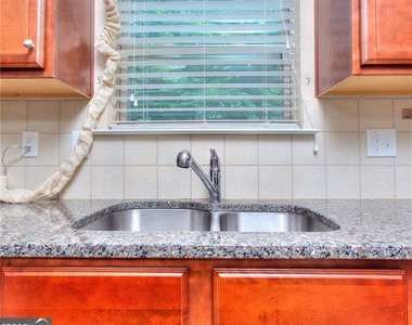 2241 Capella Circle Sw - Photo Thumbnail 18