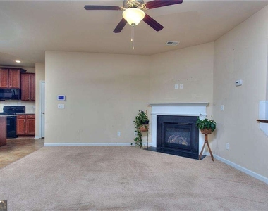 2241 Capella Circle Sw - Photo Thumbnail 10