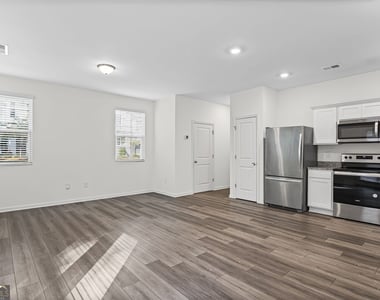 407 Kings Cross Way - Photo Thumbnail 6