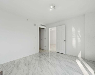 2870 Pharr Court South Nw - Photo Thumbnail 14