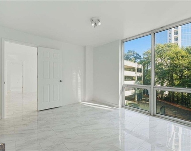 2870 Pharr Court South Nw - Photo Thumbnail 13