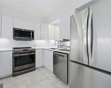 2870 Pharr Court South Nw - Photo Thumbnail 3