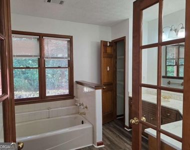 1400 Gateside Court - Photo Thumbnail 13