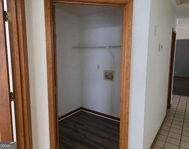 1400 Gateside Court - Photo Thumbnail 12