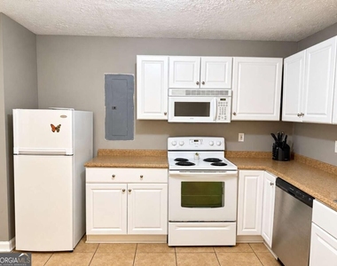 1447 Shiloh Way Nw - Photo Thumbnail 3