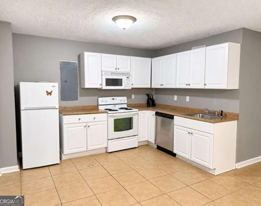 1447 Shiloh Way Nw - Photo Thumbnail 2