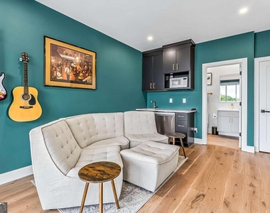 337 Pine Street Ne - Photo Thumbnail 23