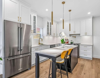 337 Pine Street Ne - Photo Thumbnail 6