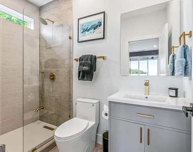 337 Pine Street Ne - Photo Thumbnail 24