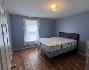 844 Shorewood Circle - Photo Thumbnail 8