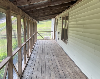 844 Shorewood Circle - Photo Thumbnail 2