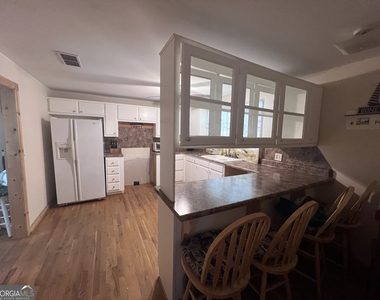 844 Shorewood Circle - Photo Thumbnail 6