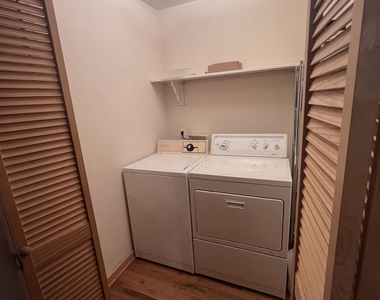 844 Shorewood Circle - Photo Thumbnail 9