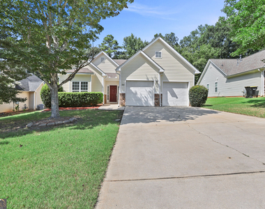 35 Bedford Park Drive - Photo Thumbnail 1