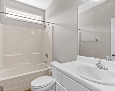 35 Bedford Park Drive - Photo Thumbnail 25