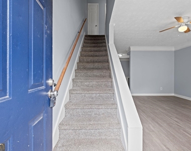 362 N 19th Street - Photo Thumbnail 3