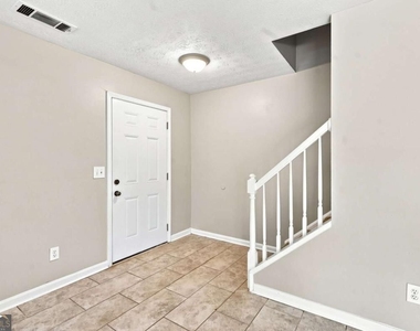 5557 Clover Rise Lane - Photo Thumbnail 5