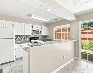 5557 Clover Rise Lane - Photo Thumbnail 8