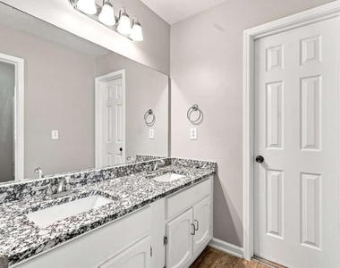 5557 Clover Rise Lane - Photo Thumbnail 16