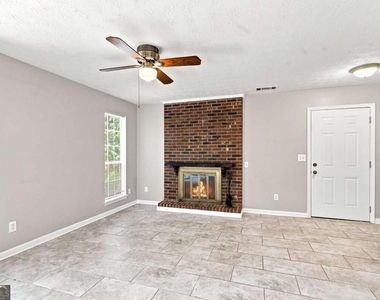 5557 Clover Rise Lane - Photo Thumbnail 6