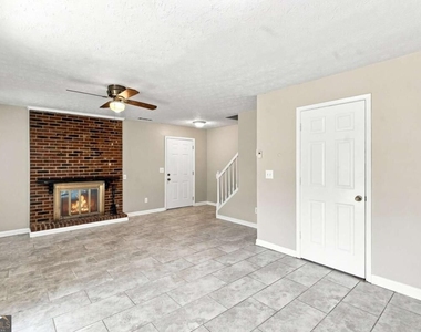 5557 Clover Rise Lane - Photo Thumbnail 7