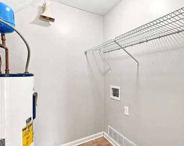 5557 Clover Rise Lane - Photo Thumbnail 21