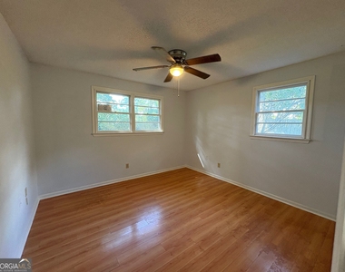 100 Cherry Street - Photo Thumbnail 17