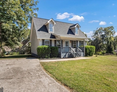 737 Carlton Street Se - Photo Thumbnail 2