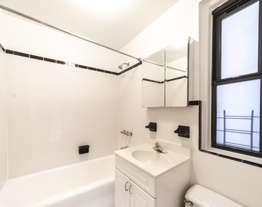 West 79th Street - Photo Thumbnail 7