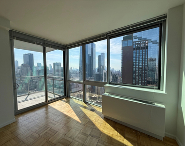 West 37th Street - Photo Thumbnail 1