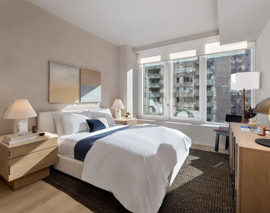 East 39th Street - Photo Thumbnail 4
