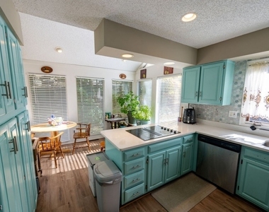 13 Village Way - Photo Thumbnail 18