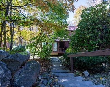 13 Village Way - Photo Thumbnail 12
