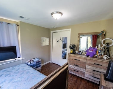13 Village Way - Photo Thumbnail 30
