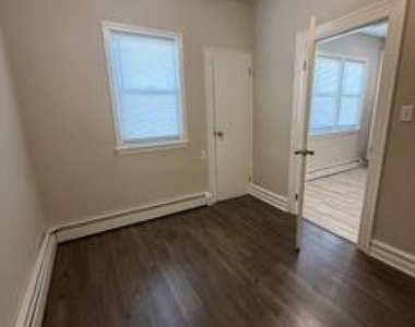 44 Dawson St - Photo Thumbnail 6