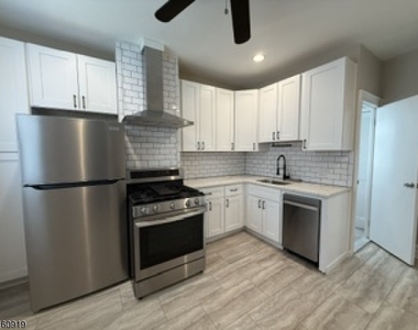 44 Dawson St - Photo Thumbnail 4