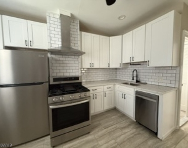 44 Dawson St - Photo Thumbnail 2