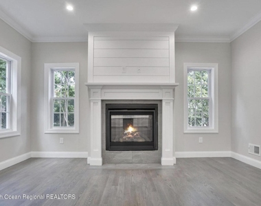349 Eastbourne Avenue - Photo Thumbnail 6