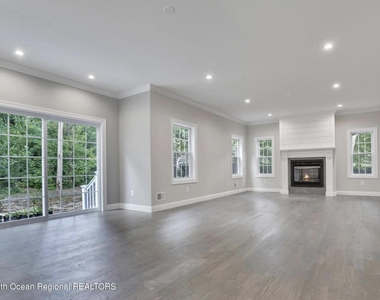 349 Eastbourne Avenue - Photo Thumbnail 5