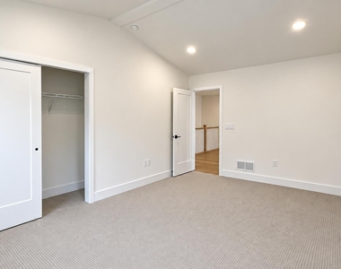 106 Mustang Drive - Photo Thumbnail 28
