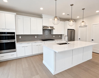 106 Mustang Drive - Photo Thumbnail 6