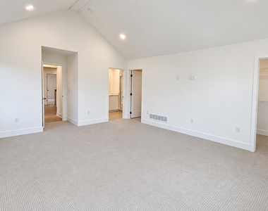 106 Mustang Drive - Photo Thumbnail 23